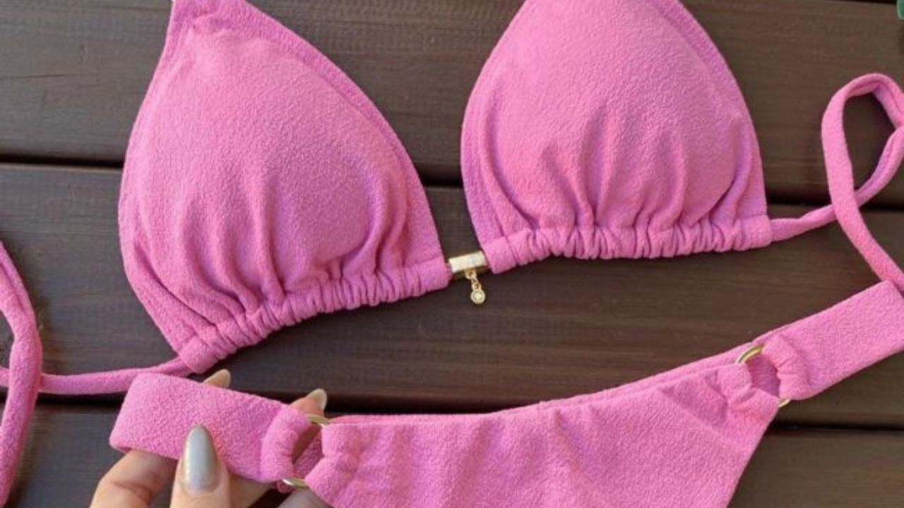 O biquíni cortininha que redefine o clássico com estilo
