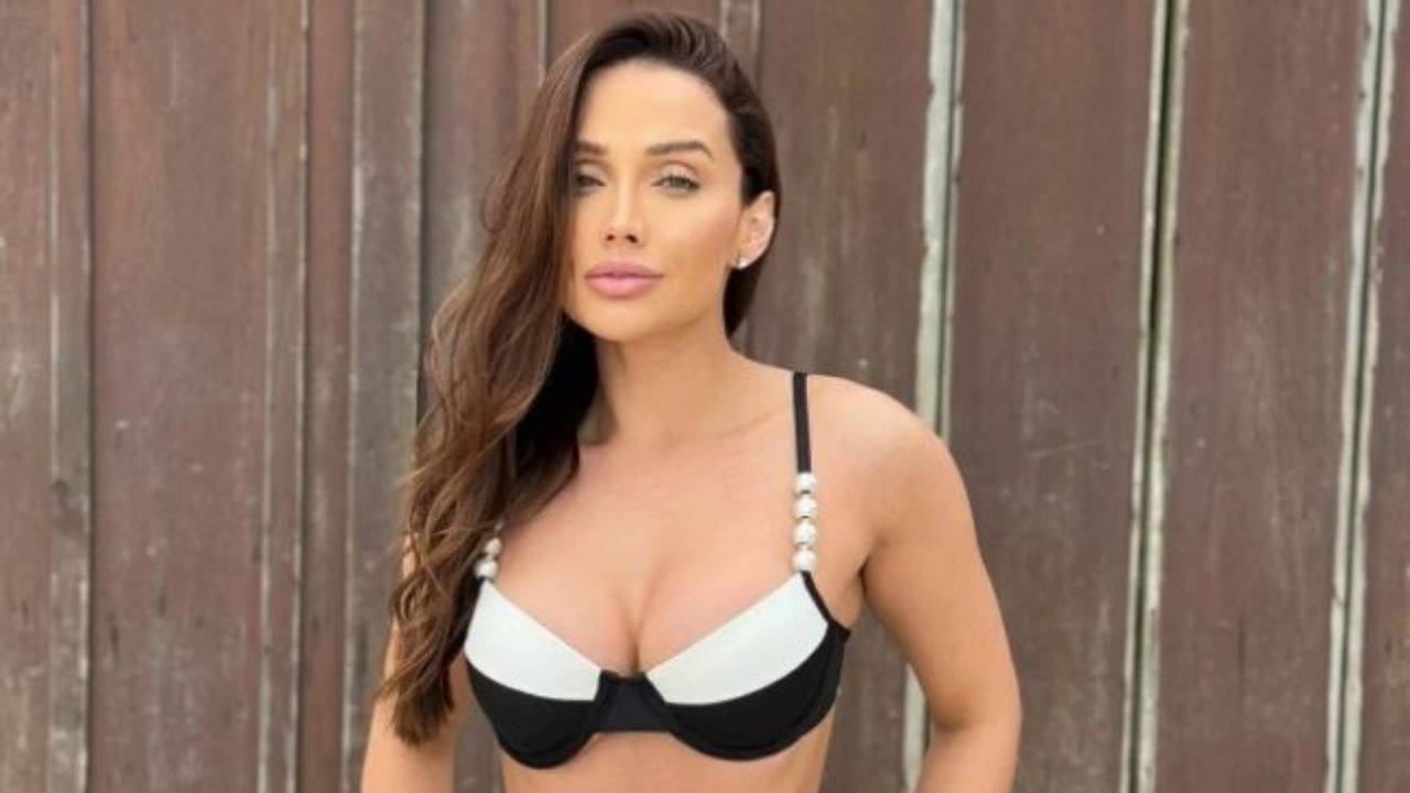 Sinta-se segura e radiante com o biquíni que abraça seu corpo