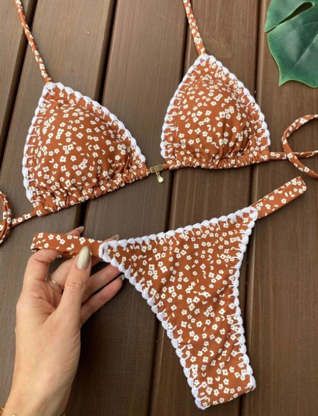 Biquíni Cortininha Flor com Crochê - Marrom