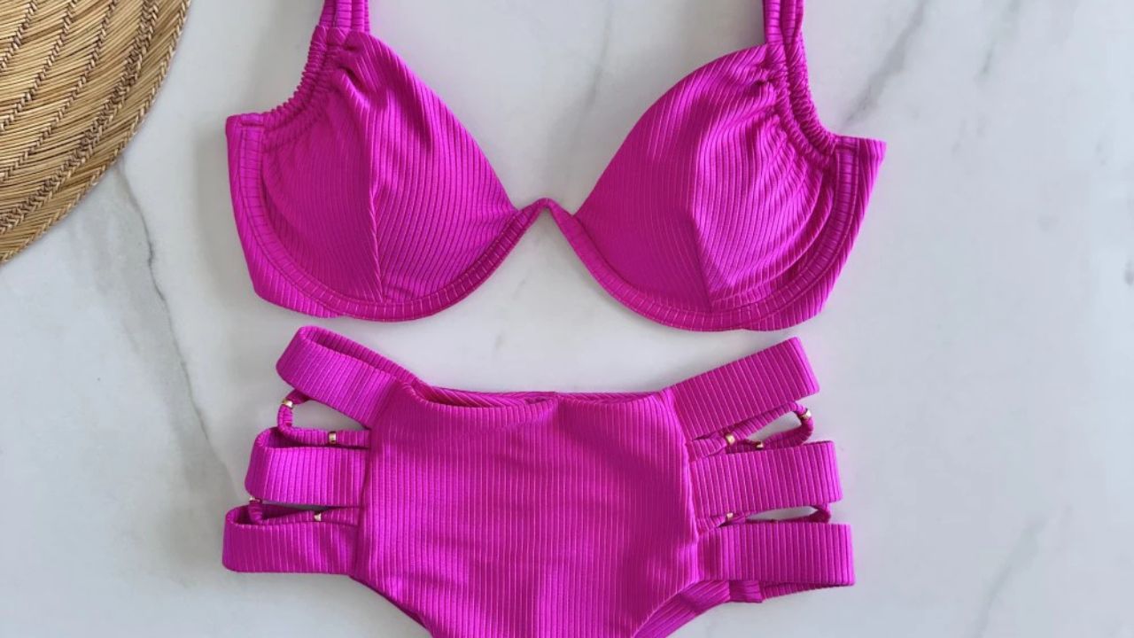 O biquíni hot pants que exala confiança e realça seu corpo