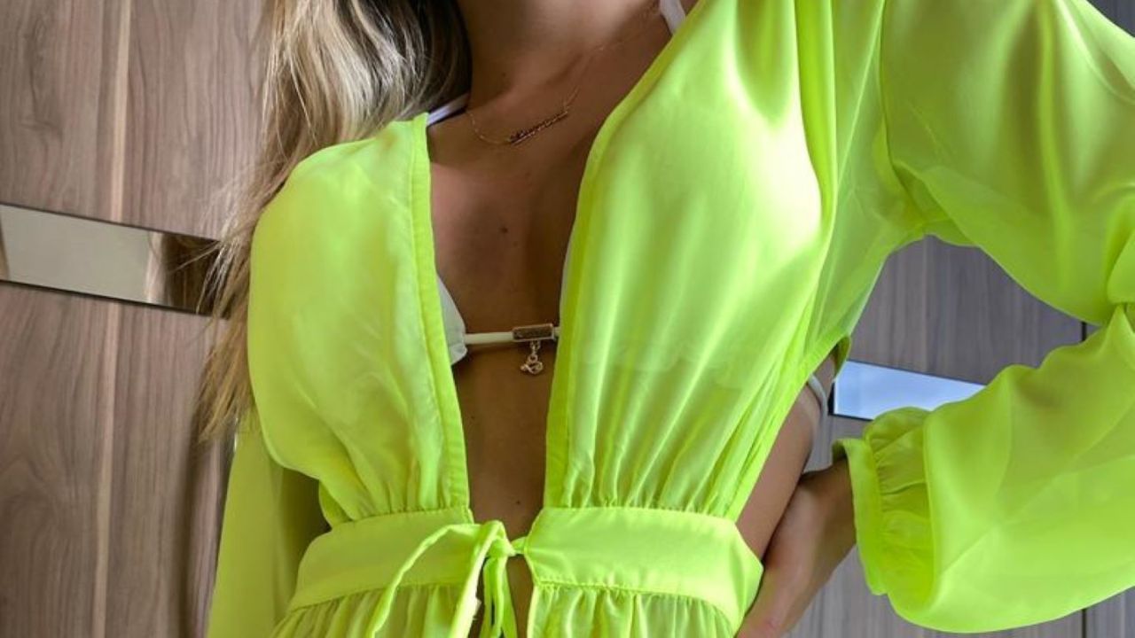 Saída de praia que combina com seu estilo e o clima tropical