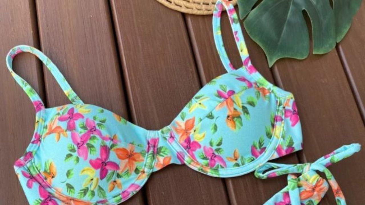 O biquíni meia taça que modela e valoriza com sofisticação