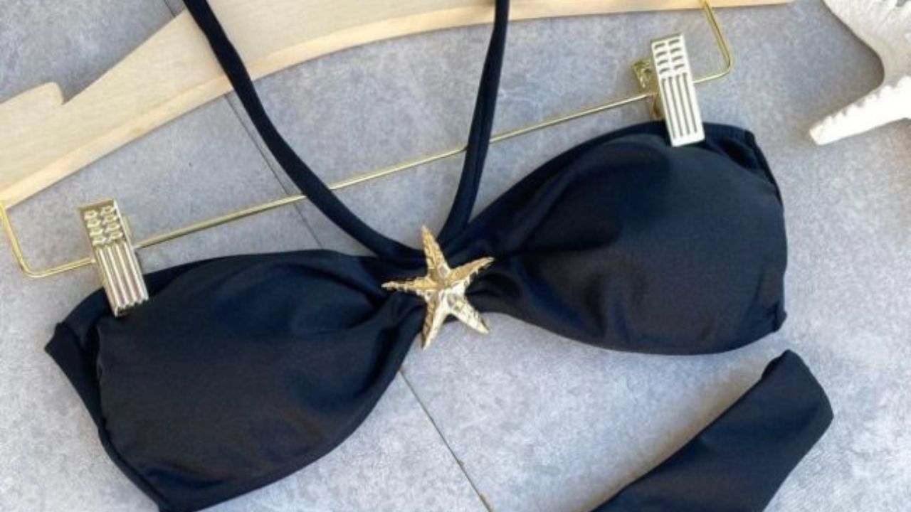 Como transformar o look de praia com um biquíni preto versátil