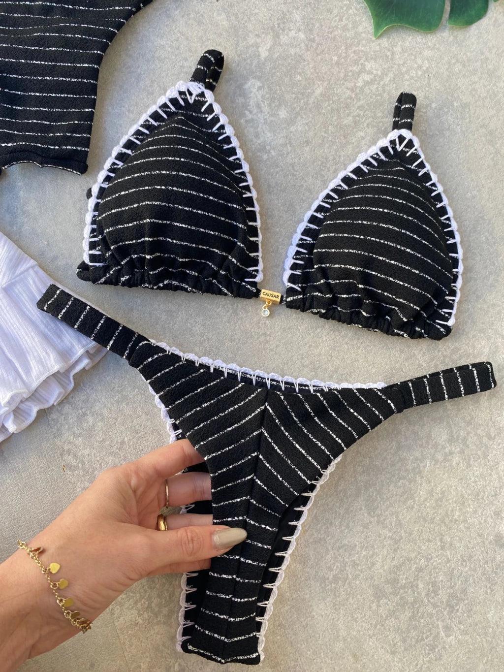 Biquíni Cortininha com Crochê - Preto com Listra