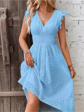 Vestido Midi Renda Branca com Decote V Premium