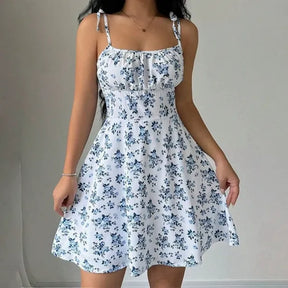 Vestido Curto Floral Espaguete — Moda Verão Sofisticada