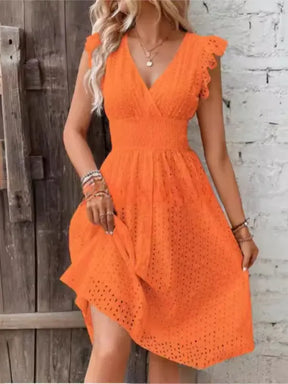 Vestido Midi Renda Branca com Decote V Premium