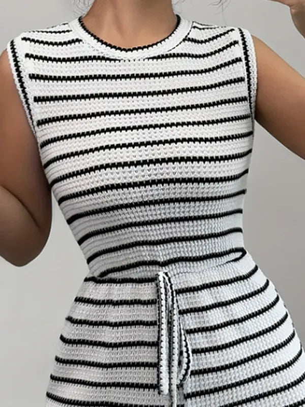 Macacão Listrado Plus Size Feminino Sem Mangas