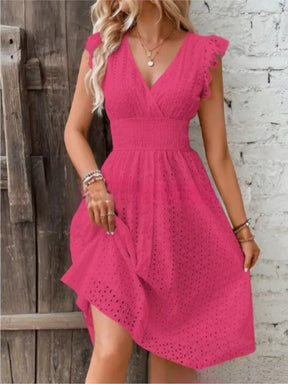 Vestido Midi Renda Branca com Decote V Premium