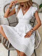 Vestido Midi Feminino Branco Renda Plissado Decote V Elegante